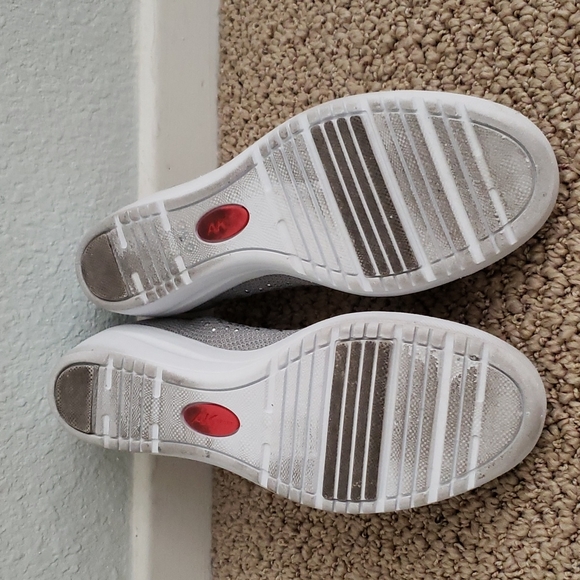 Anne Klein Slip-On Wedge silver gray size 6.5 - Picture 5 of 6